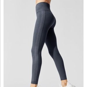 Carbon38 Thick Diagonal Ribbed Sweater Legging